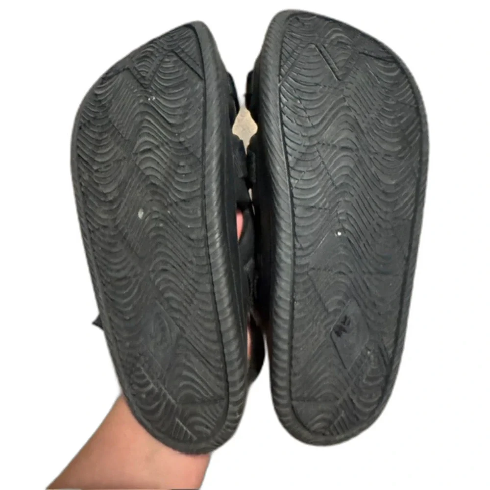 Chacos Chillos Black Sport Strap Sandals Kids 6
